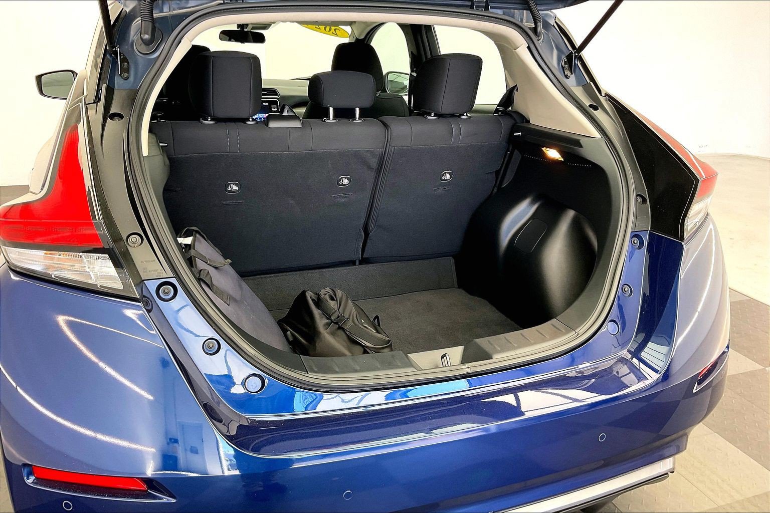 Used 2024 Nissan Leaf S FWD image 27