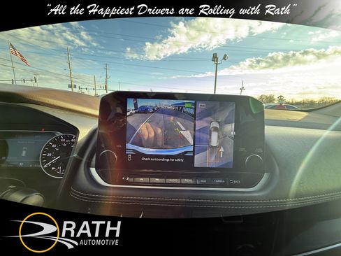 Used 2023 Nissan Rogue SL w/ SL Premium Package image 16