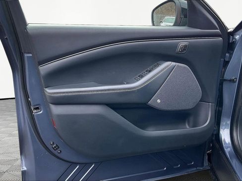 Used 2021 Ford Mustang Mach-E Premium image 22