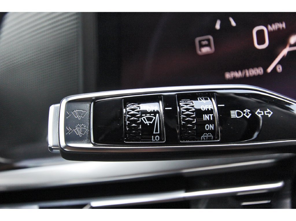 Used 2026 Cadillac Escalade Luxury AWD/4WD image 18