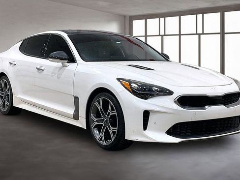 Used 2018 Kia Stinger Premium image 12