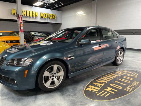 Used 2009 Pontiac G8 GT w/ Premium Package image 2