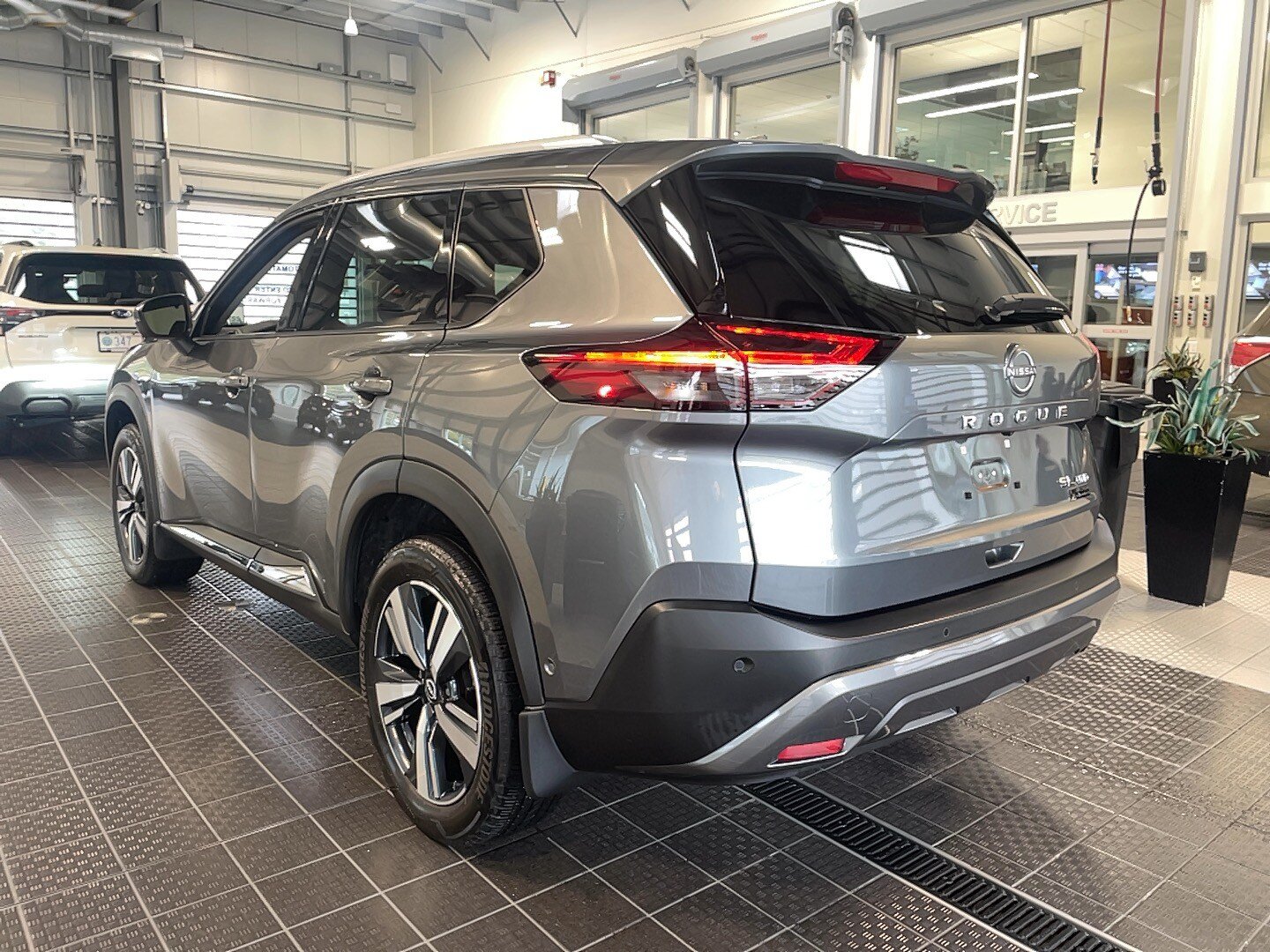 Used 2023 Nissan Rogue SL w/ SL Premium Package AWD/4WD image 14