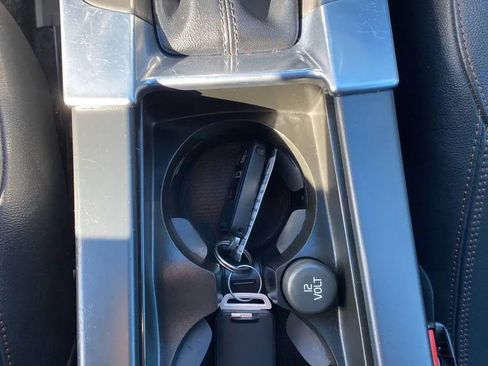 Used 2015 Volvo V60 T5 Cross Country image 18