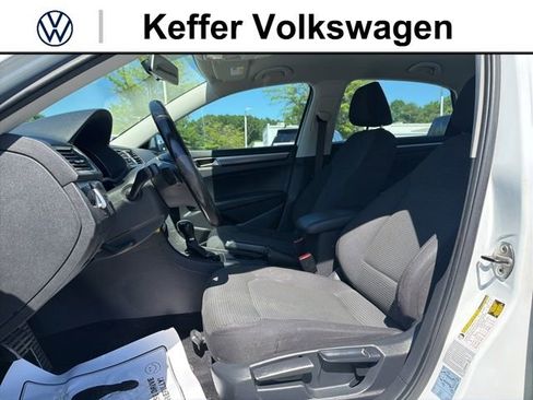 Used 2016 Volkswagen Passat 1.8T R-Line FWD image 12