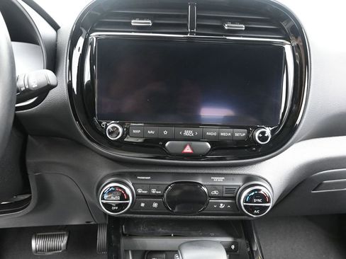 Used 2023 Kia Soul GT-Line image 21