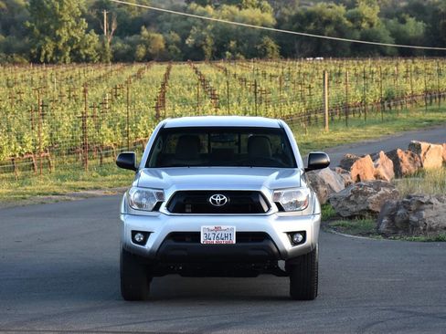 Used 2013 Toyota Tacoma PreRunner w/ SR5 Pkg RWD image 5