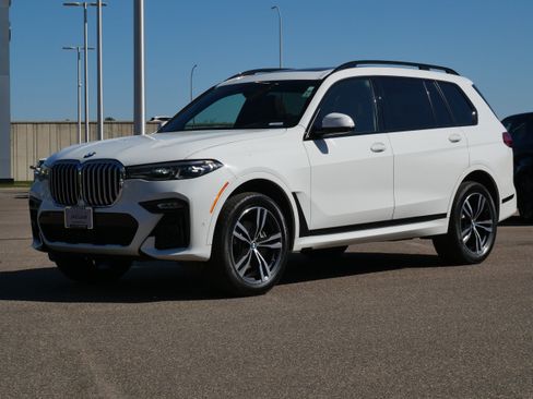 Used 2021 BMW X7 xDrive40i w/ M Sport Package AWD/4WD image 1