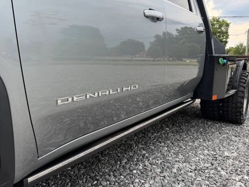 Used 2024 GMC Sierra 3500 Denali Ultimate AWD/4WD image 21