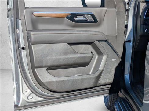 New 2026 Chevrolet Suburban High Country image 11