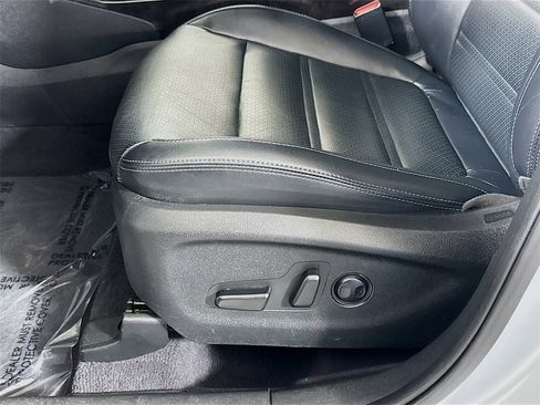 Used 2018 Kia Sorento EX image 18