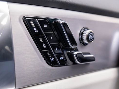 New 2026 Cadillac Vistiq Luxury w/ LPO, Floor Liner Package image 30