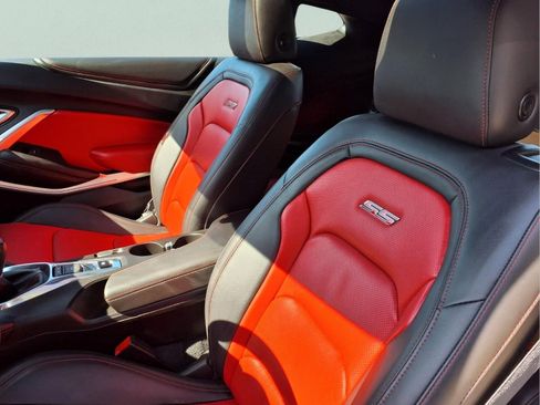 Used 2018 Chevrolet Camaro SS RWD image 14