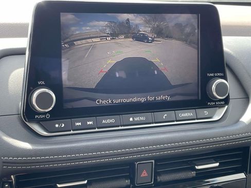 Used 2022 Nissan Rogue SV image 26