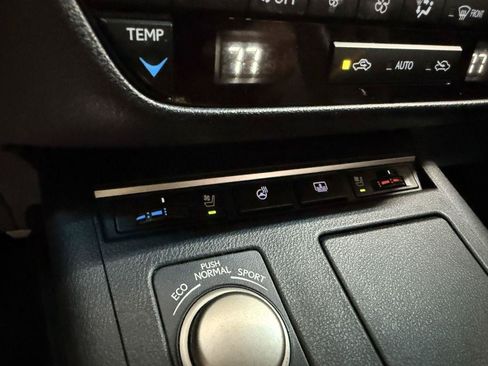 Used 2013 Lexus ES 350 w/ Luxury Pkg FWD image 20