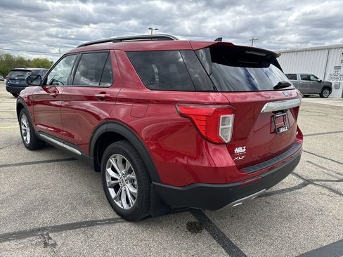 Used 2023 Ford Explorer XLT w/ Equipment Group 202A AWD/4WD image 4