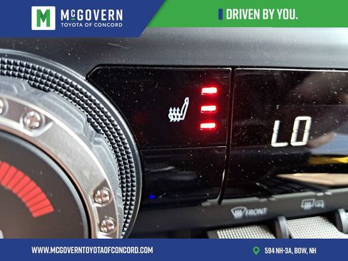 Used 2025 Toyota Tacoma TRD Off-Road AWD/4WD image 24