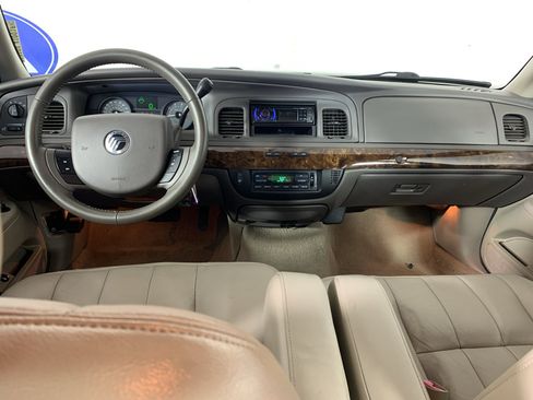 Used 2010 Mercury Grand Marquis LS RWD image 27
