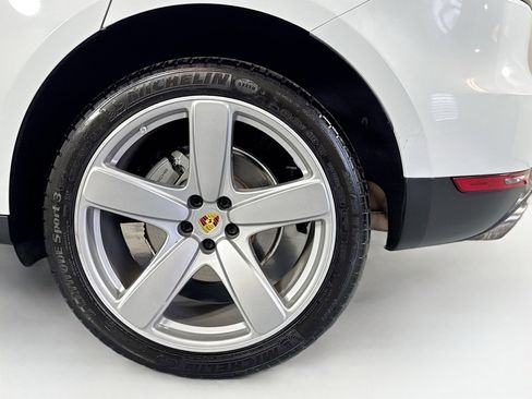 Used 2021 Porsche Macan S image 25