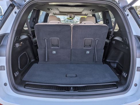 Used 2023 Jeep Grand Cherokee L Limited w/ Black Appearance Package image 28