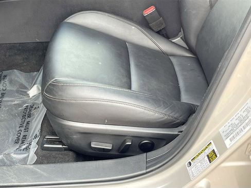 Used 2024 MAZDA MAZDA3 s FWD image 19