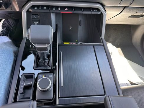 New 2026 Toyota Tundra Platinum AWD/4WD image 34