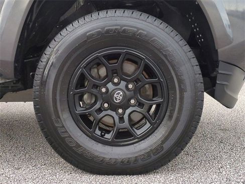 Used 2022 Toyota Tacoma SR5 image 11