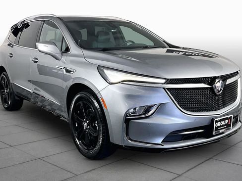 Used 2023 Buick Enclave Essence w/ Sport Touring Edition FWD image 3