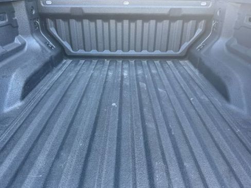 Used 2024 Chevrolet Colorado Z71 w/ Z71 Convenience Package 2 image 17