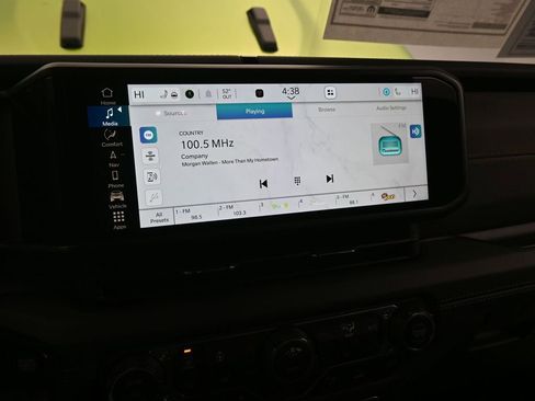 Used 2025 Jeep Gladiator Mojave w/ Safety Group image 34