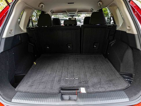 Used 2024 Nissan Rogue S image 24