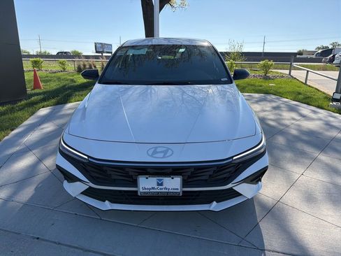 New 2025 Hyundai Elantra SEL FWD image 8