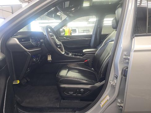 Used 2024 Jeep Grand Cherokee Limited 4xe AWD/4WD image 2