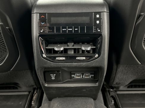 Used 2023 Jeep Grand Cherokee L Limited AWD/4WD image 20