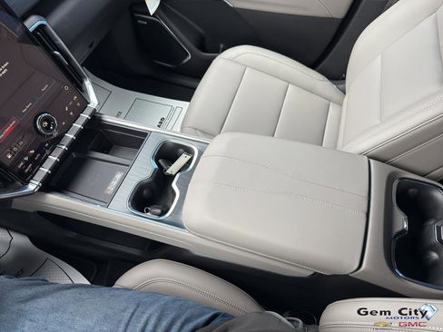 New 2026 GMC Acadia Elevation w/ Elevation Premium Package image 26