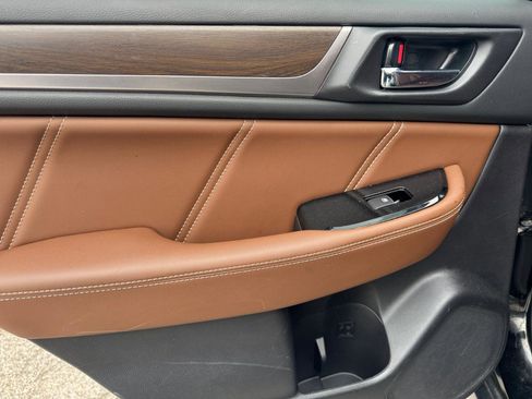 Used 2017 Subaru Outback 2.5i Touring w/ Popular Package #5A image 24