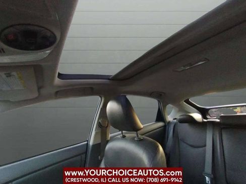 Used 2011 Toyota Prius Five image 22