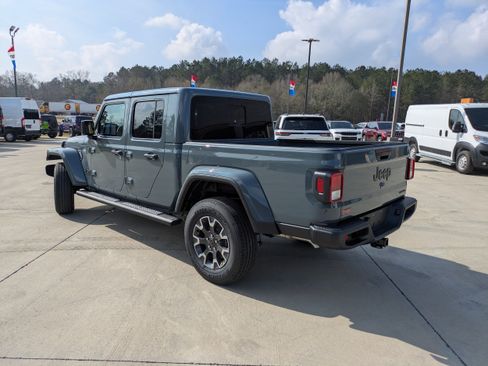 New 2026 Jeep Gladiator Sport AWD/4WD image 3