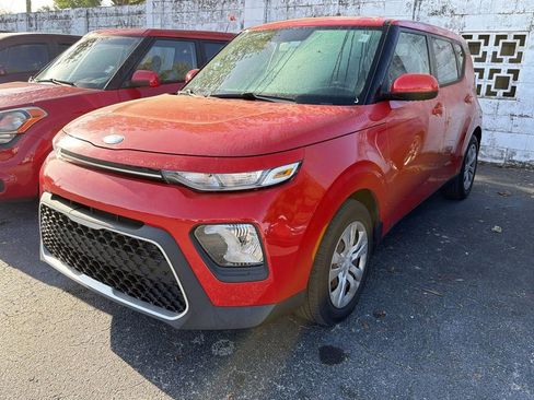 Used 2020 Kia Soul LX image 3