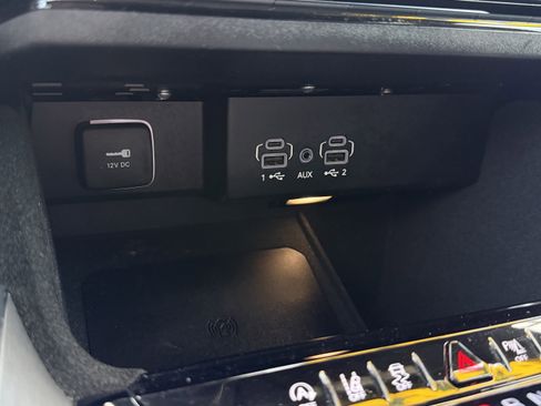 Used 2023 Jeep Wagoneer Series II RWD image 23