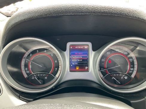 Used 2019 Dodge Journey SE w/ Premium Group AWD/4WD image 16