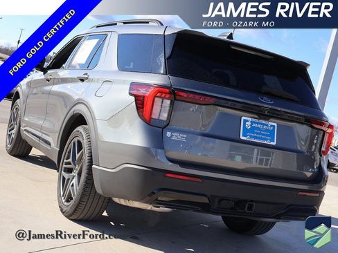 Certified 2025 Ford Explorer ST-Line w/ ST-Line Street Pack image 3