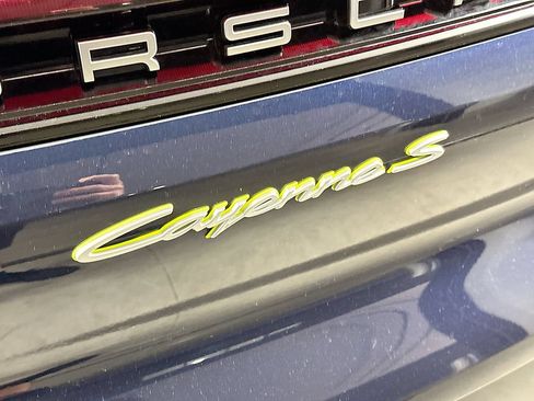 Used 2025 Porsche Cayenne S AWD/4WD image 34