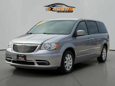 Used 2016 Chrysler Town & Country Touring w/ Driver Convenience Group FWD image 1