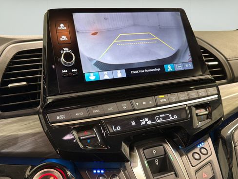 Used 2025 Honda Odyssey Elite image 16