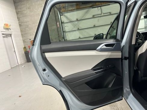 New 2026 Volkswagen Taos SE image 12