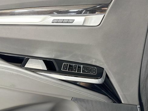 Certified 2025 Cadillac Escalade Premium Luxury AWD/4WD image 16
