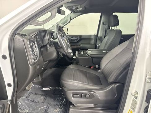 Used 2022 Chevrolet Silverado 1500 LT w/ Safety Package AWD/4WD image 4