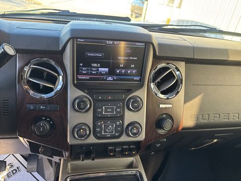 Used 2013 Ford F250 Lariat w/ Chrome Pkg image 20