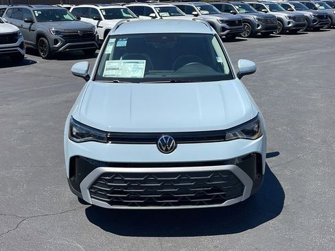 New 2025 Volkswagen Taos SE image 2